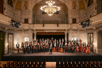 Festival slavnostně zahájí Plzeňská filharmonie pod taktovkou šéfdirigenta Chuheie Iwasakiho. Foto: Jan Kantor
