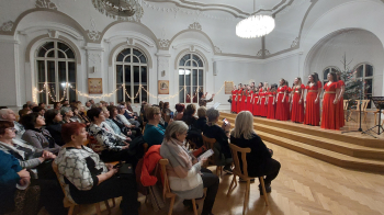 Koncert je příležitostí k tomu zpomalit a odložit předvánoční shon. Foto: Fit senior