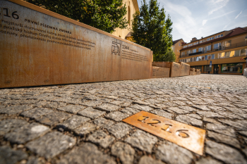 Lavice vzestupů a pádů. Foto: Vladimír Holan