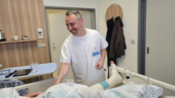 Lékař František Kalát s pacientem. Foto (3×): Martin Janota