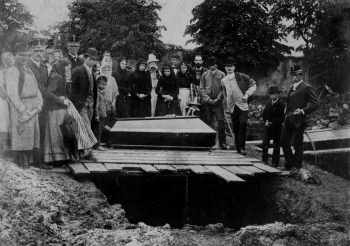 Pohřeb horníka Viléma Hendla