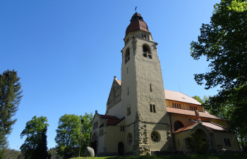 Štěchovice, kostel sv. Jana Nepomuckého. Foto (2×): Jaroslav Hodrment