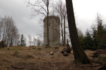 Studený vrch s rozhlednou. Foto: Jaroslav Hodrment