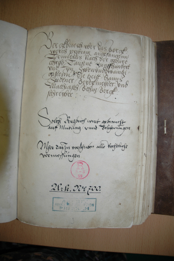 Titulní list nejstarší příbramské horní knihy. Foto: SOA v Praze – SOkA Příbram