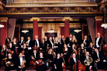 Velkolepé zahájení obstará orchestr Wiener Concert-Verein. 
